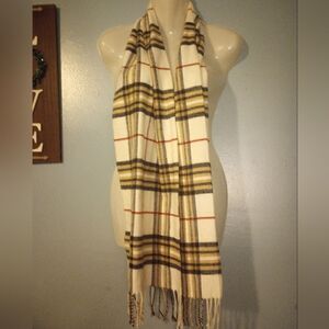 100% cashmere plaid rectangle scarf with fringe
